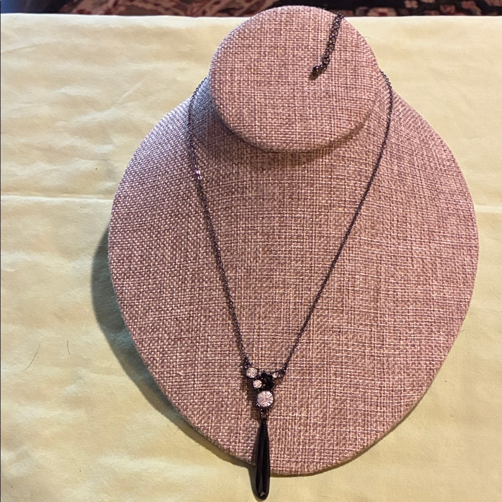 Chic Black and Silver Pendant Necklace
